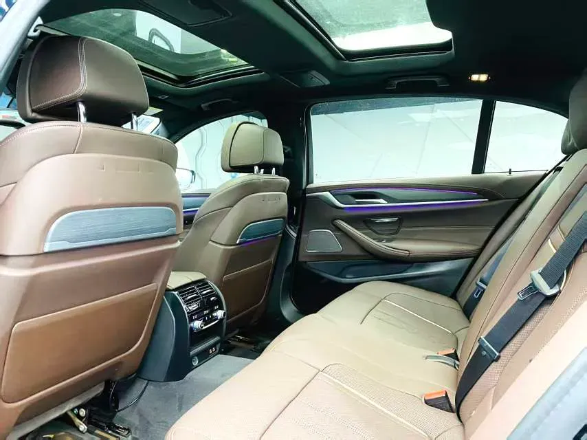 2023 BMW 5 Series 2.0T 245HP L4 8AT,autocango,china used car exporter,china ev exporter,chinese used car exporter,chinese used ev exporter