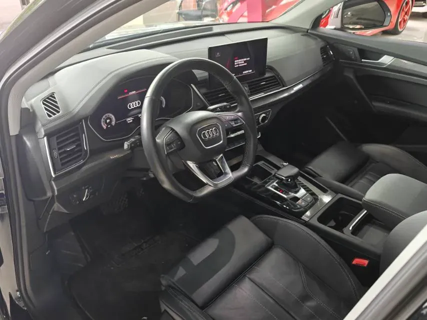 2022 Audi Q5L 2.0T 190HP L4 7DCT,autocango,china used car exporter,china ev exporter,chinese used car exporter,chinese used ev exporter