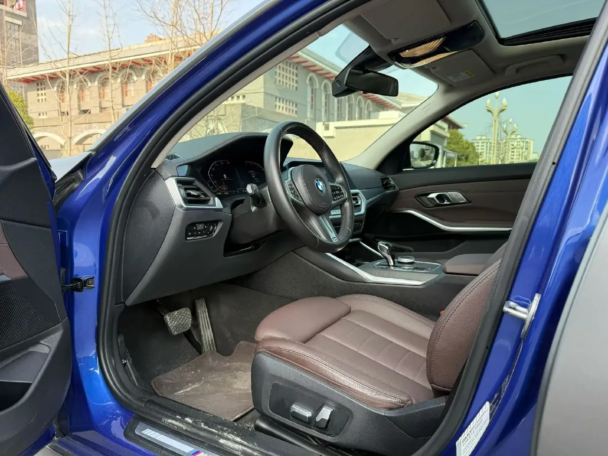 2021 BMW 3 Series 2.0T 184HP L4 8AT,autocango,china used car exporter,china ev exporter,chinese used car exporter,chinese used ev exporter