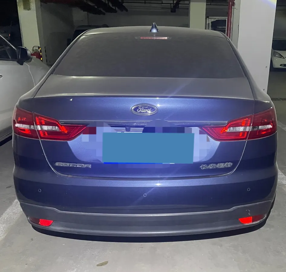 2019 Ford Escort 1.5L 122HP L3 6MT,autocango,china used car exporter,china ev exporter,chinese used car exporter,chinese used ev exporter