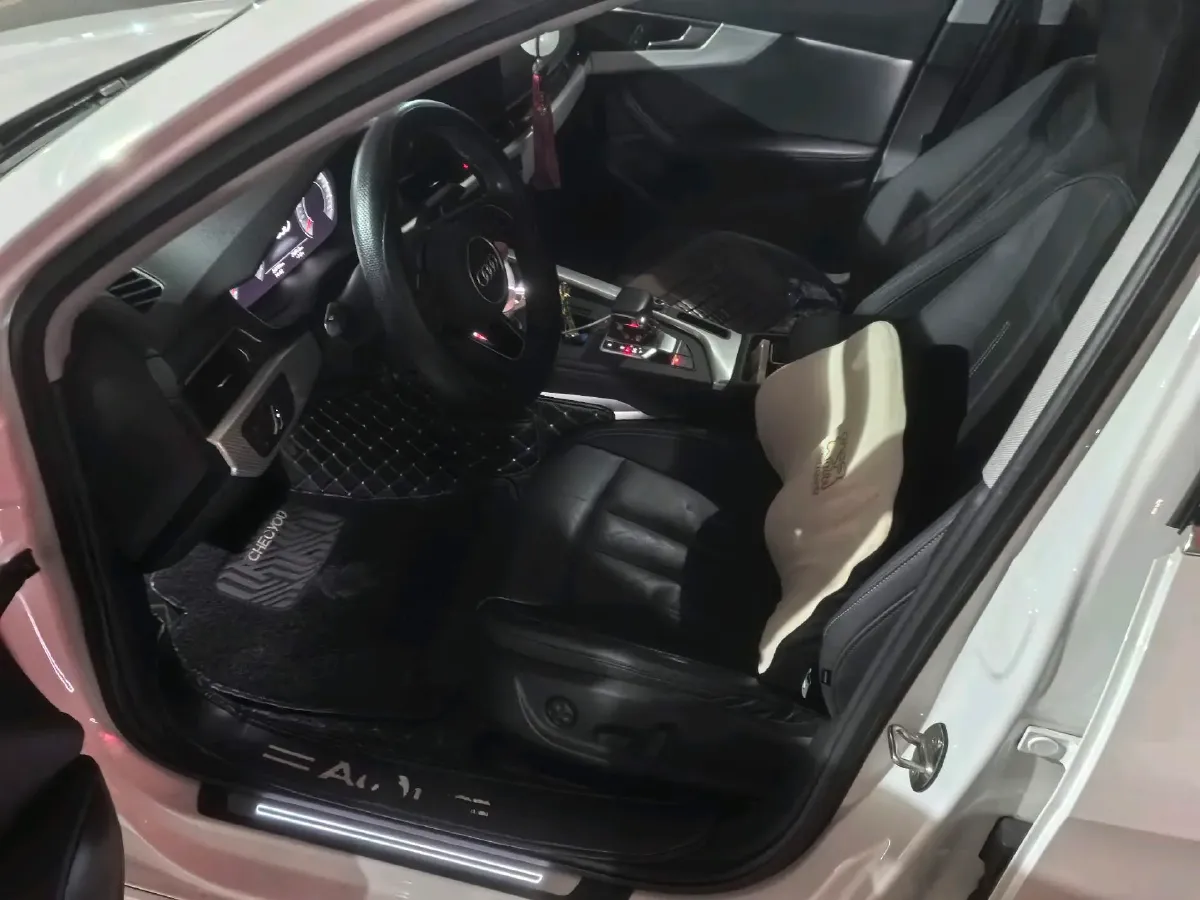 2020 Audi A4L 2.0T 190HP L4 7DCT,autocango,china used car exporter,china ev exporter,chinese used car exporter,chinese used ev exporter