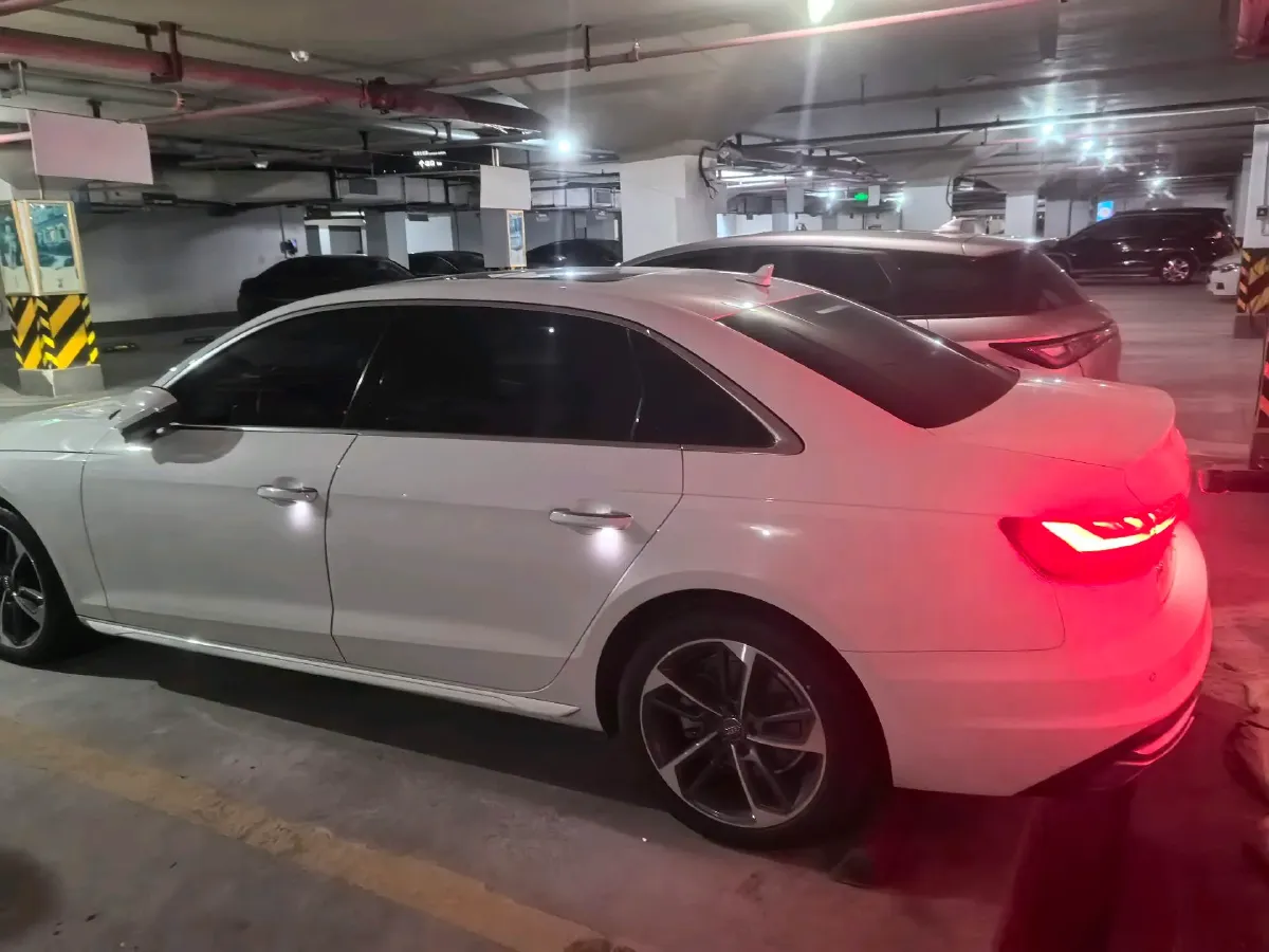 2020 Audi A4L 2.0T 190HP L4 7DCT,autocango,china used car exporter,china ev exporter,chinese used car exporter,chinese used ev exporter
