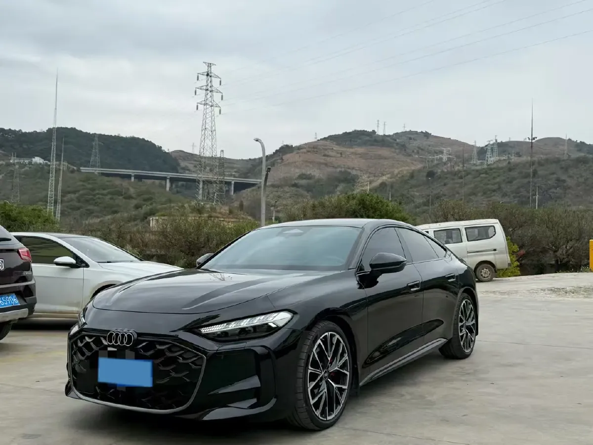 2026 Audi A5L Sportback 2.0T 204HP L4 7DCT,autocango,china used car exporter,china ev exporter,chinese used car exporter,chinese used ev exporter