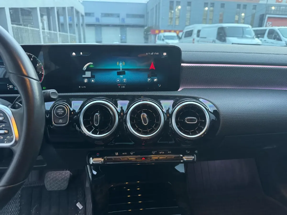 2022 Mercedes-Benz A Class 1.3T 136HP L4 7DCT,autocango,china used car exporter,china ev exporter,chinese used car exporter,chinese used ev exporter