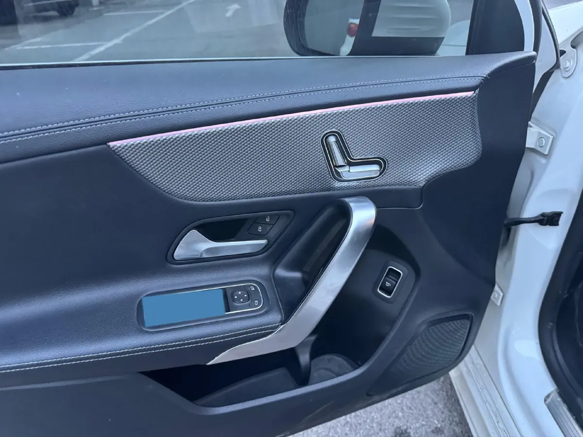 2022 Mercedes-Benz A Class 1.3T 136HP L4 7DCT,autocango,china used car exporter,china ev exporter,chinese used car exporter,chinese used ev exporter