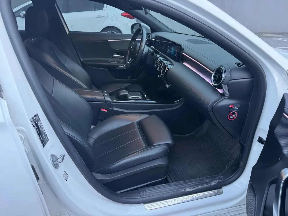 2022 Mercedes-Benz A Class 1.3T 136HP L4 7DCT,autocango,china used car exporter,china ev exporter,chinese used car exporter,chinese used ev exporter