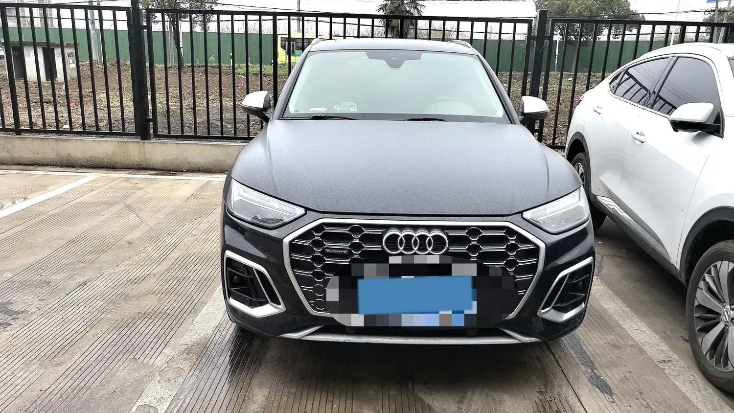 2022 Audi Q5L 2.0T 252HP L4 7DCT,autocango,china used car exporter,china ev exporter,chinese used car exporter,chinese used ev exporter