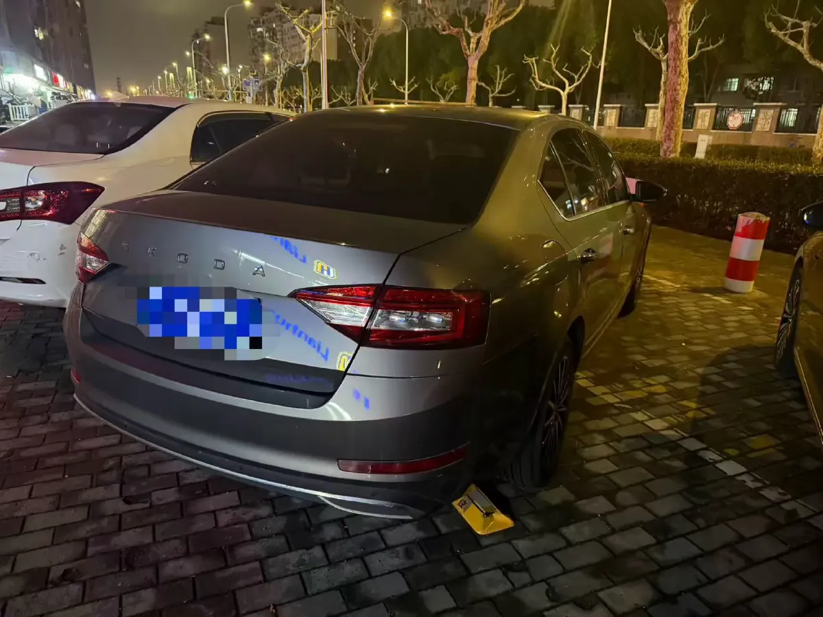 2019 Skoda Octavia 1.5L 113HP L4 5MT,autocango,china used car exporter,china ev exporter,chinese used car exporter,chinese used ev exporter