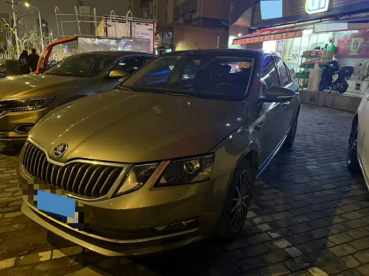 2019 Skoda Octavia 1.5L 113HP L4 5MT,autocango,china used car exporter,china ev exporter,chinese used car exporter,chinese used ev exporter