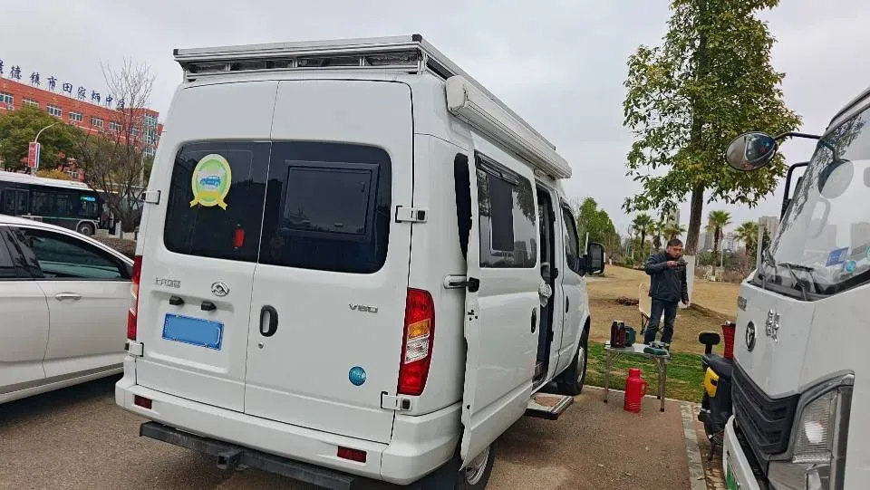 2023 DongFeng DFAC YuFeng 2.0T 136HP L4 6MT,autocango,china used car exporter,china ev exporter,chinese used car exporter,chinese used ev exporter