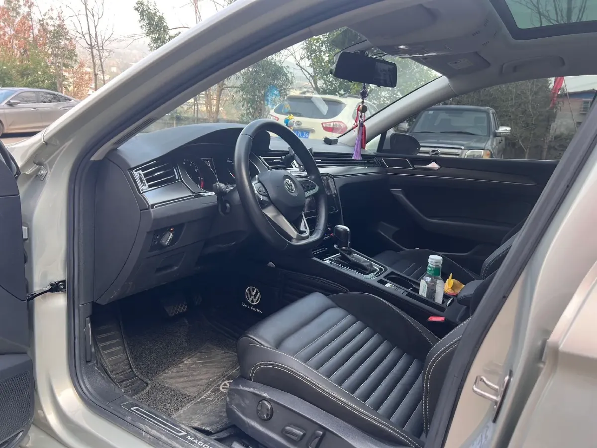 2020 Volkswagen Magotan 2.0T 186HP L4 7DCT,autocango,china used car exporter,china ev exporter,chinese used car exporter,chinese used ev exporter