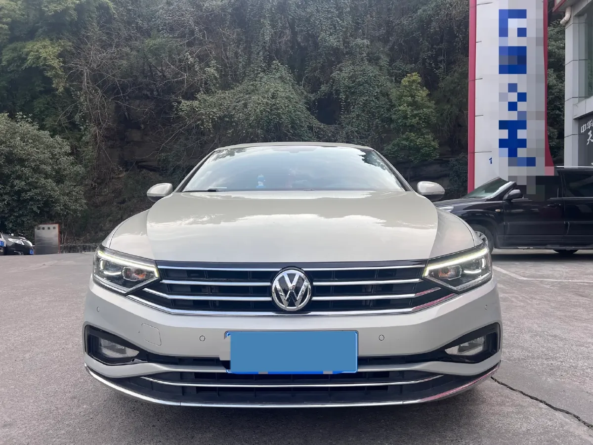 2020 Volkswagen Magotan 2.0T 186HP L4 7DCT,autocango,china used car exporter,china ev exporter,chinese used car exporter,chinese used ev exporter