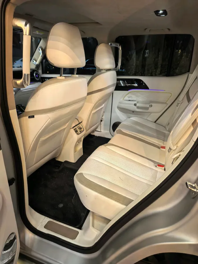 2021 Cyberspace 300 2.0T 227HP L4 8AT,autocango,china used car exporter,china ev exporter,chinese used car exporter,chinese used ev exporter