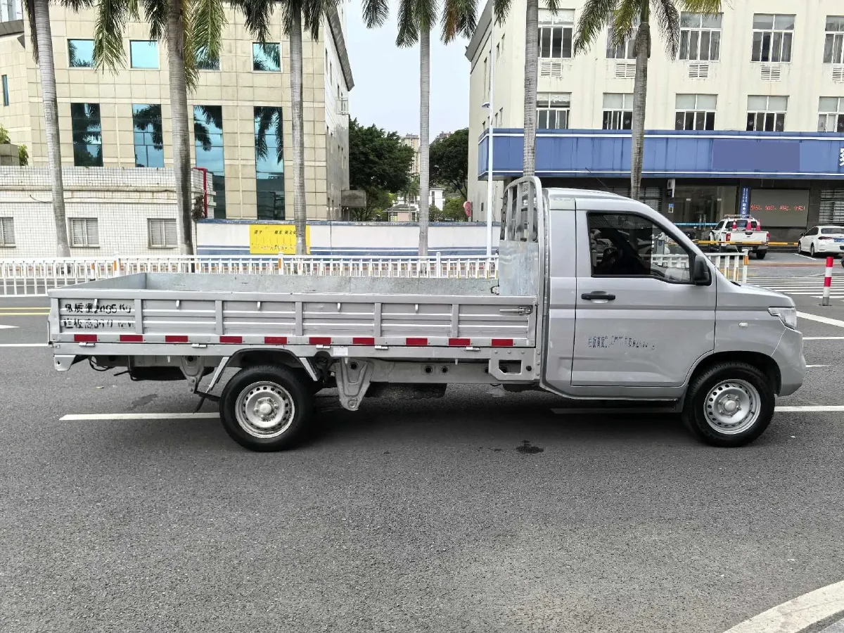 2021 NLM Motor QiTeng N50 1.5L 116HP L4 5MT,autocango,china used car exporter,china ev exporter,chinese used car exporter,chinese used ev exporter