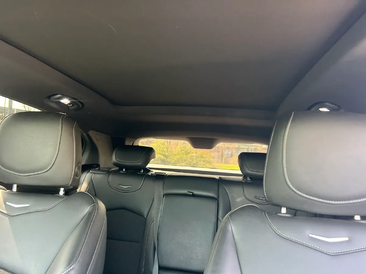 2020 Cadillac XT4 2.0T 241HP L4 9AT,autocango,china used car exporter,china ev exporter,chinese used car exporter,chinese used ev exporter