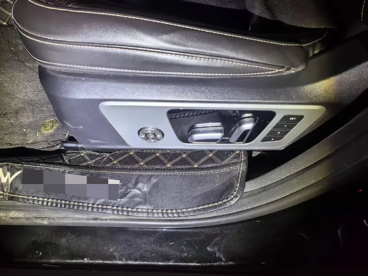 2021 WEY VV6 2.0T 227HP L4 7DCT,autocango,china used car exporter,china ev exporter,chinese used car exporter,chinese used ev exporter