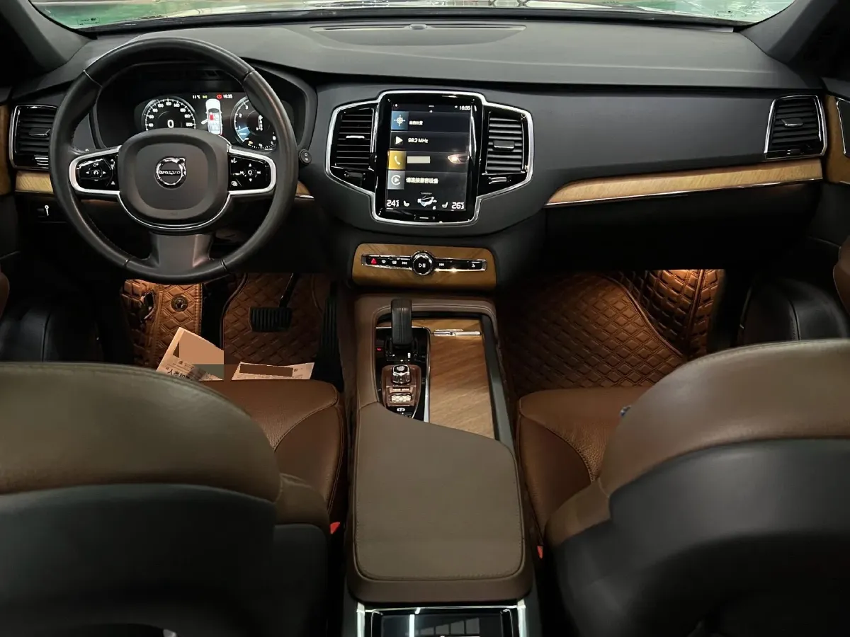 2021 Volvo XC90 2.0T 299HP L4 8AT,autocango,china used car exporter,china ev exporter,chinese used car exporter,chinese used ev exporter