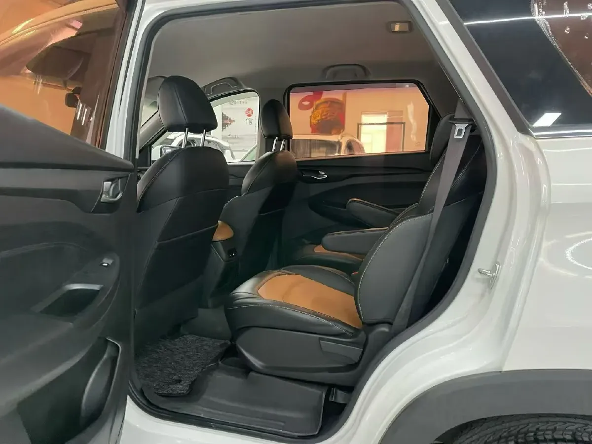 2019 WuLing HongGuang S3 1.5L 112HP L4 6MT,autocango,china used car exporter,china ev exporter,chinese used car exporter,chinese used ev exporter