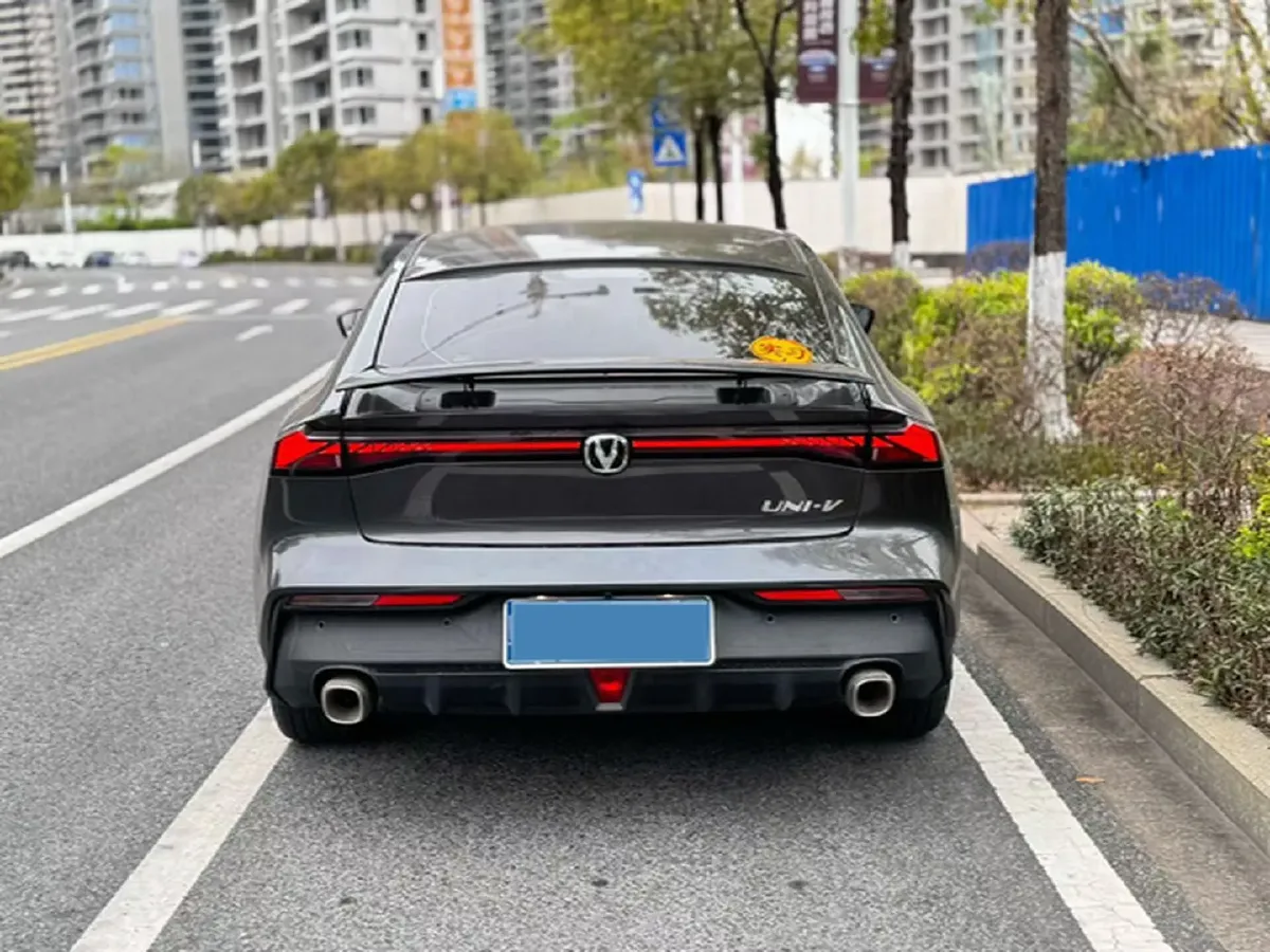 2023 ChangAn UNI-V 1.5T 188HP L4 7DCT,autocango,china used car exporter,china ev exporter,chinese used car exporter,chinese used ev exporter