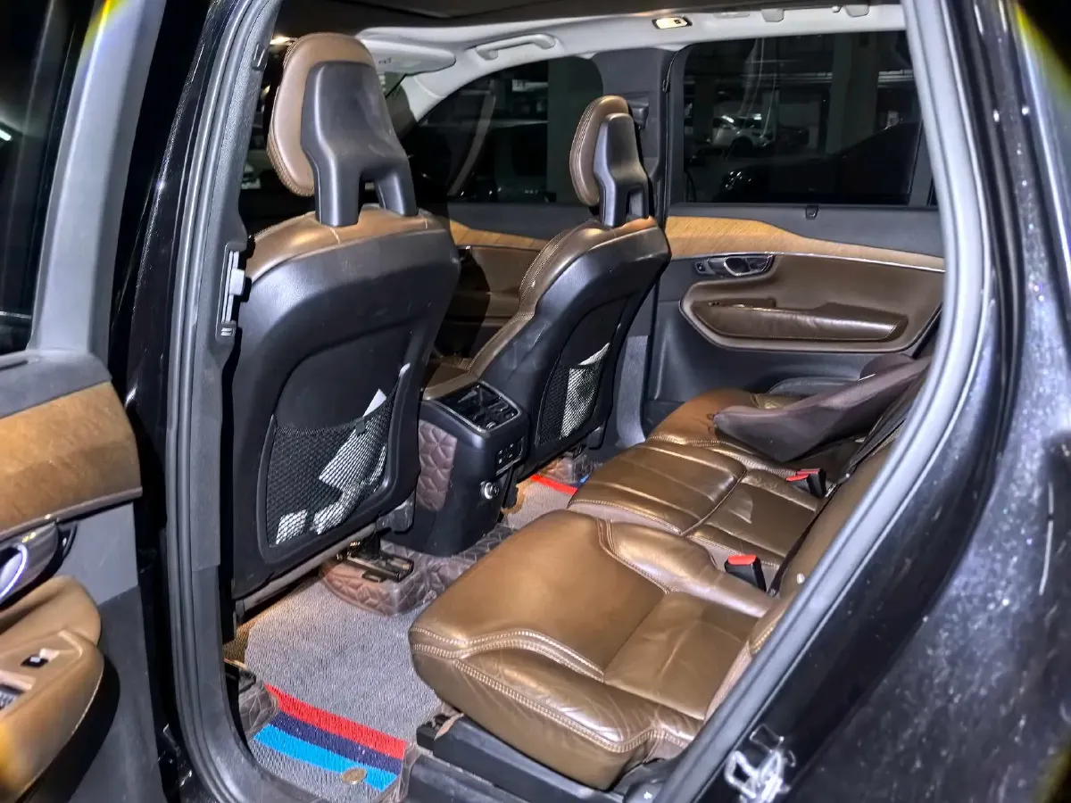 2018 Volvo XC90 2.0T 320HP L4 8AT,autocango,china used car exporter,china ev exporter,chinese used car exporter,chinese used ev exporter