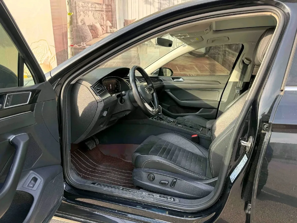 2020 Volkswagen Magotan 2.0T 186HP L4 7DCT,autocango,china used car exporter,china ev exporter,chinese used car exporter,chinese used ev exporter