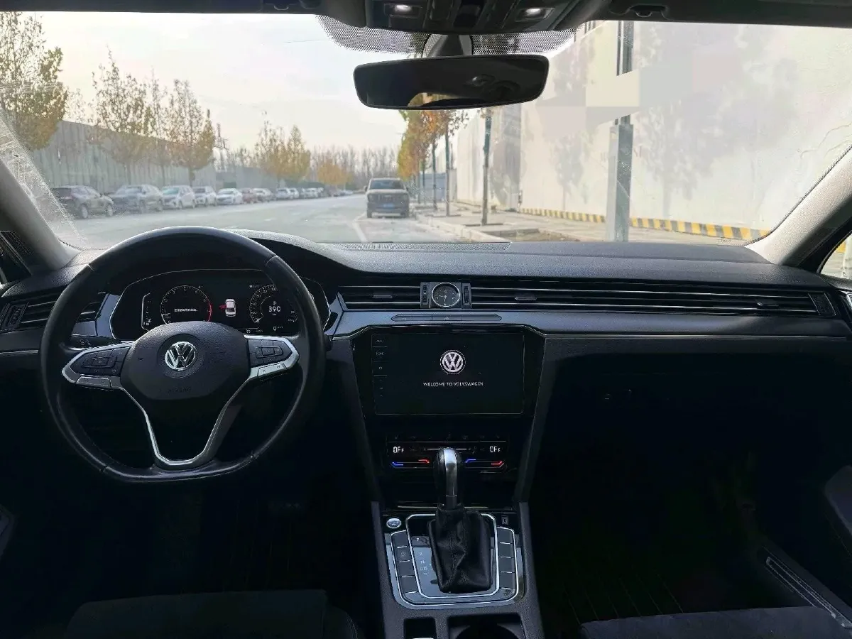 2020 Volkswagen Magotan 2.0T 186HP L4 7DCT,autocango,china used car exporter,china ev exporter,chinese used car exporter,chinese used ev exporter