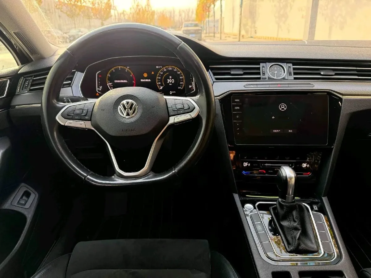 2020 Volkswagen Magotan 2.0T 186HP L4 7DCT,autocango,china used car exporter,china ev exporter,chinese used car exporter,chinese used ev exporter
