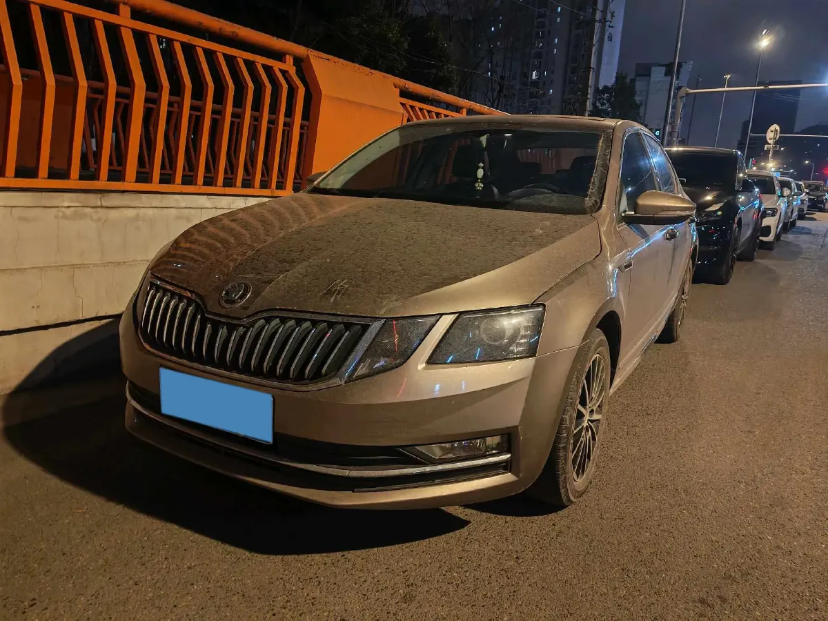 2019 Skoda Octavia 1.5L 116HP L4 6AT,autocango,china used car exporter,china ev exporter,chinese used car exporter,chinese used ev exporter