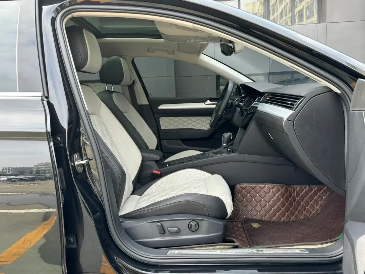 2023 Volkswagen Magotan 2.0T 186HP L4 7DCT,autocango,china used car exporter,china ev exporter,chinese used car exporter,chinese used ev exporter