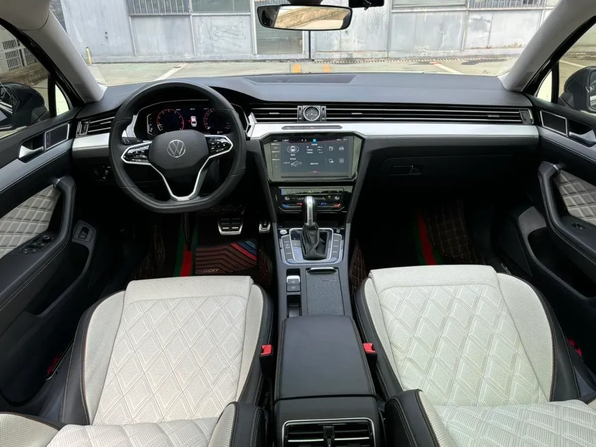 2023 Volkswagen Magotan 2.0T 186HP L4 7DCT,autocango,china used car exporter,china ev exporter,chinese used car exporter,chinese used ev exporter