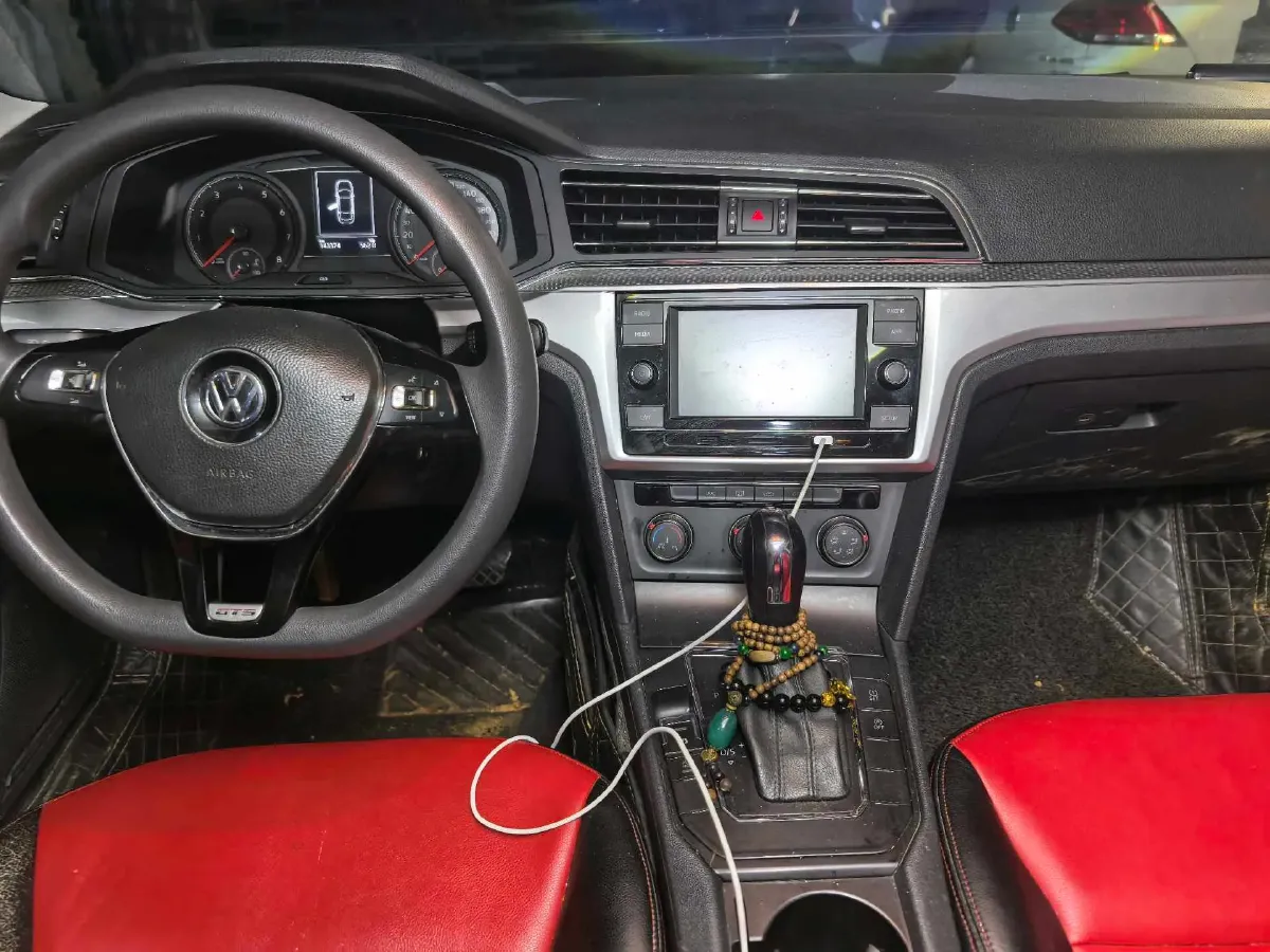 2019 Volkswagen T-Cross 1.4T 150HP L4 7DCT,autocango,china used car exporter,china ev exporter,chinese used car exporter,chinese used ev exporter