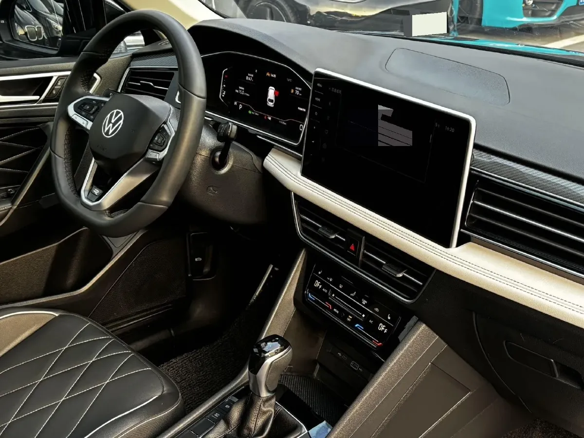2025 Volkswagen Tiguan L 2.0T 186HP L4 7DCT,autocango,china used car exporter,china ev exporter,chinese used car exporter,chinese used ev exporter