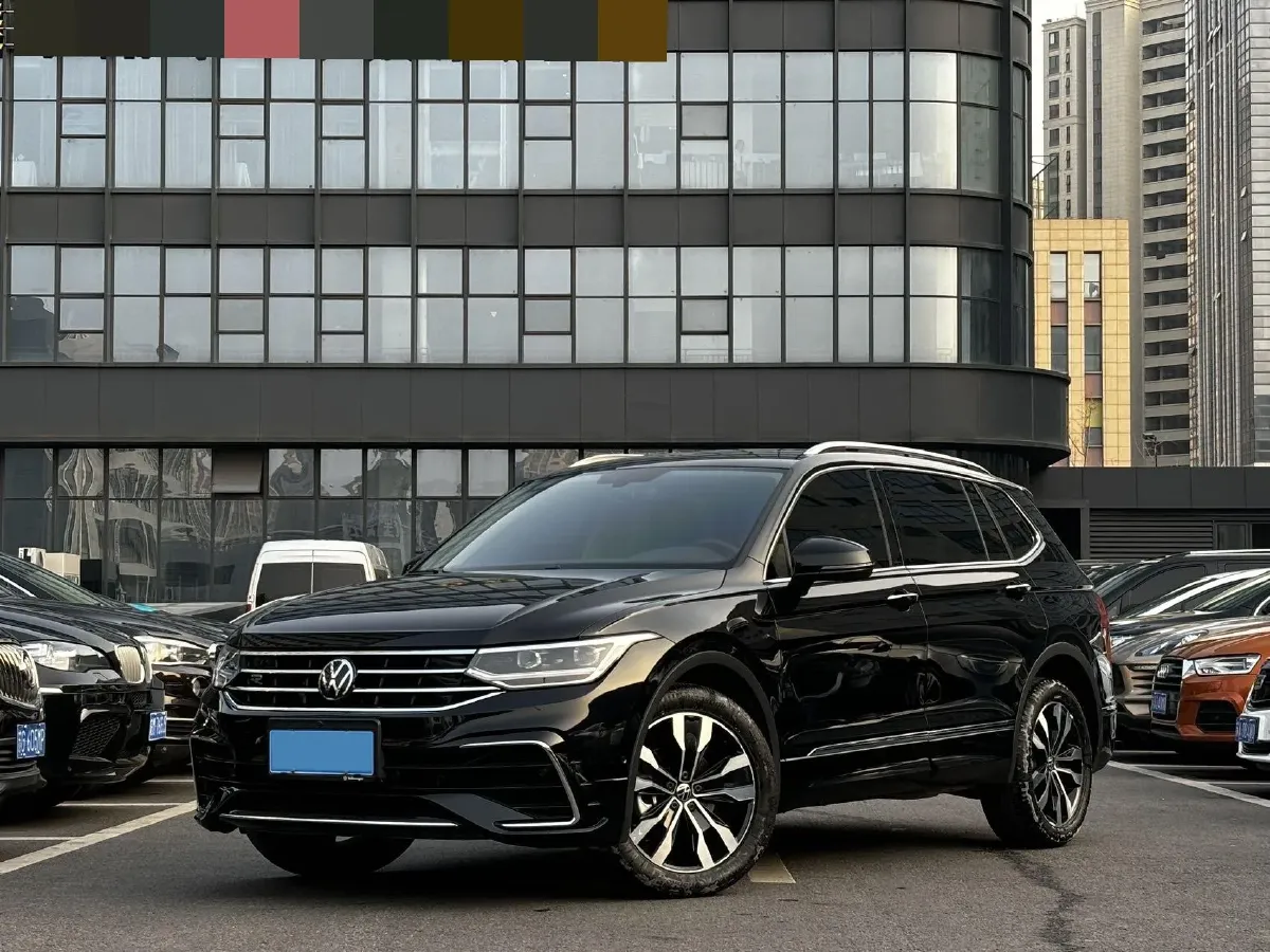 2025 Volkswagen Tiguan L 2.0T 186HP L4 7DCT,autocango,china used car exporter,china ev exporter,chinese used car exporter,chinese used ev exporter