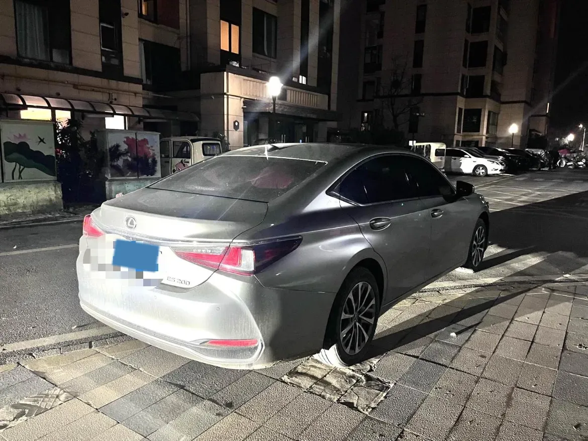 2022 Lexus ES 2.0L 173HP L4 CVT,autocango,china used car exporter,china ev exporter,chinese used car exporter,chinese used ev exporter