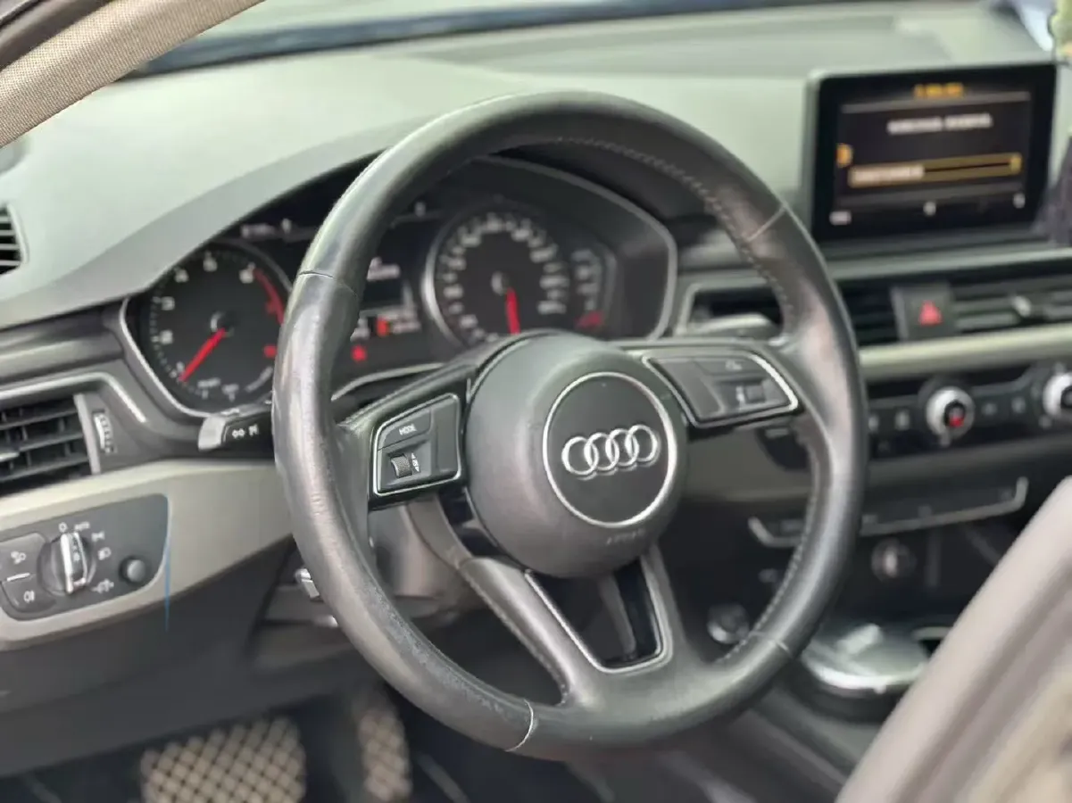 2019 Audi A4L 2.0T 190HP L4 7DCT,autocango,china used car exporter,china ev exporter,chinese used car exporter,chinese used ev exporter