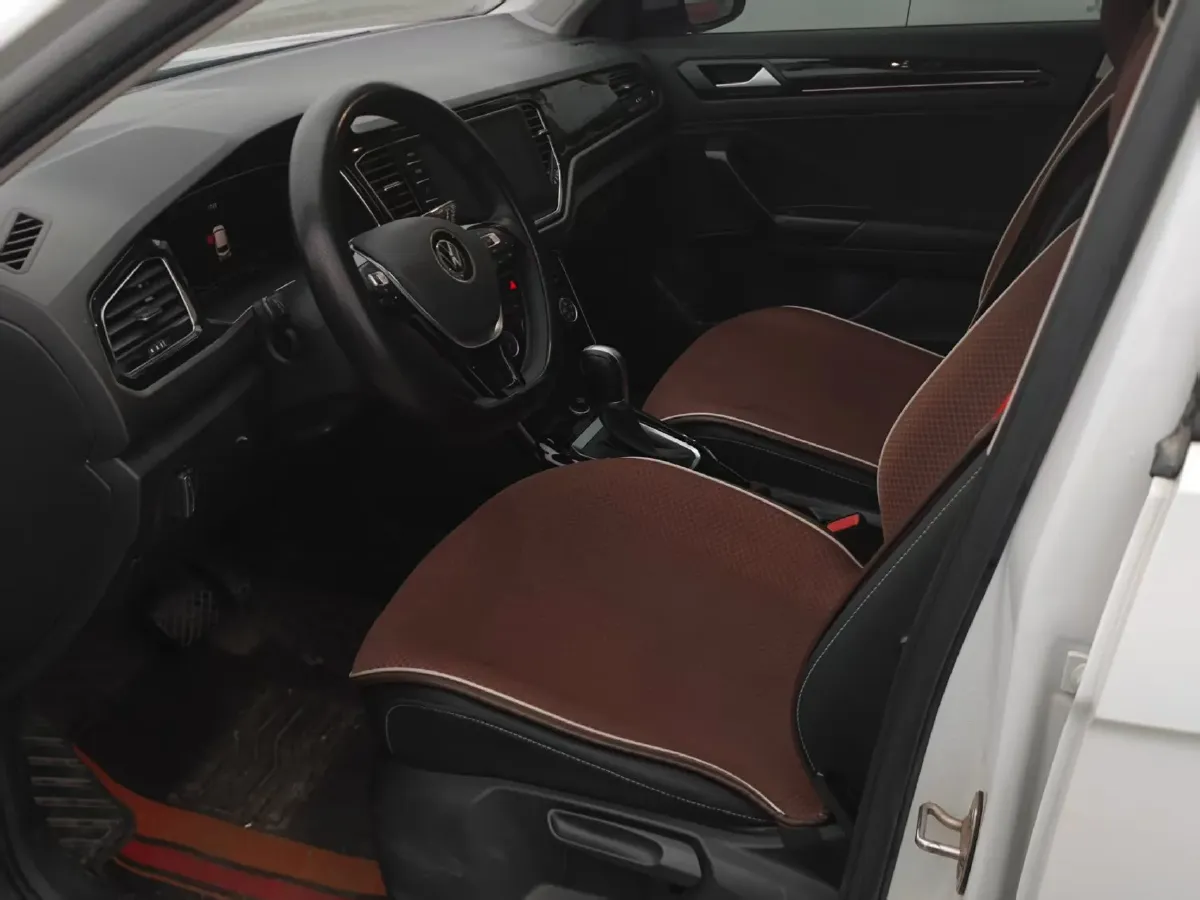 2021 Volkswagen T-Roc 1.4T 150HP L4 7DCT,autocango,china used car exporter,china ev exporter,chinese used car exporter,chinese used ev exporter