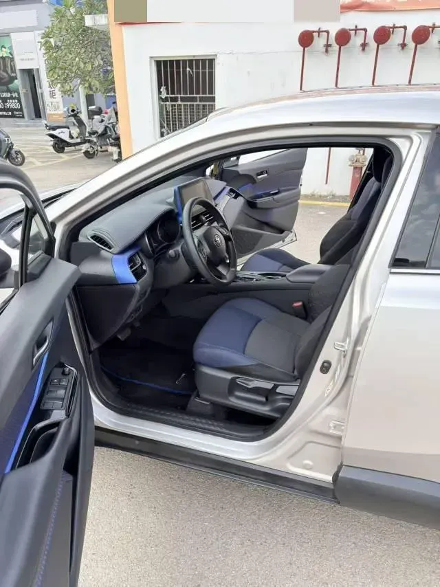 2018 Toyota C-HR 2.0L 171HP L4 CVT,autocango,china used car exporter,china ev exporter,chinese used car exporter,chinese used ev exporter