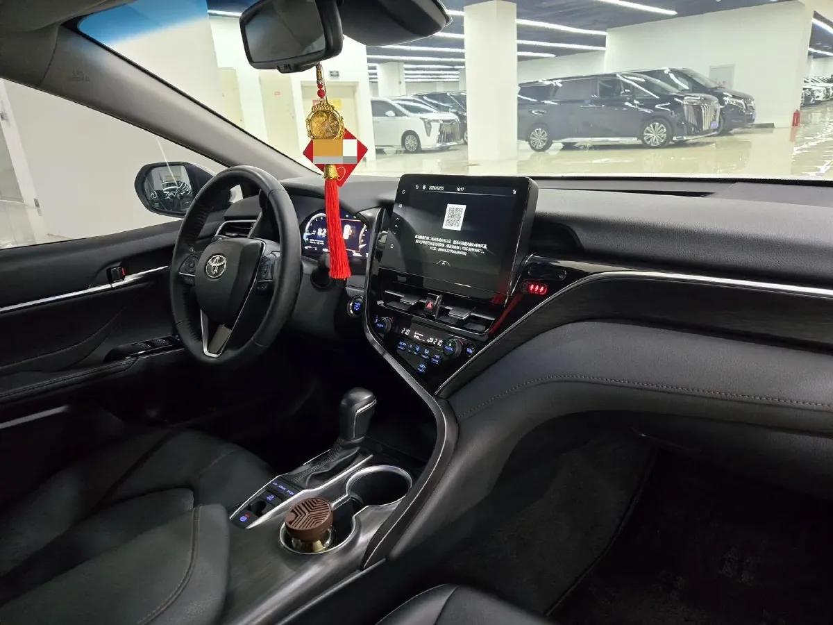 2021 Toyota Camry 2.5L 209HP L4 8AT,autocango,china used car exporter,china ev exporter,chinese used car exporter,chinese used ev exporter