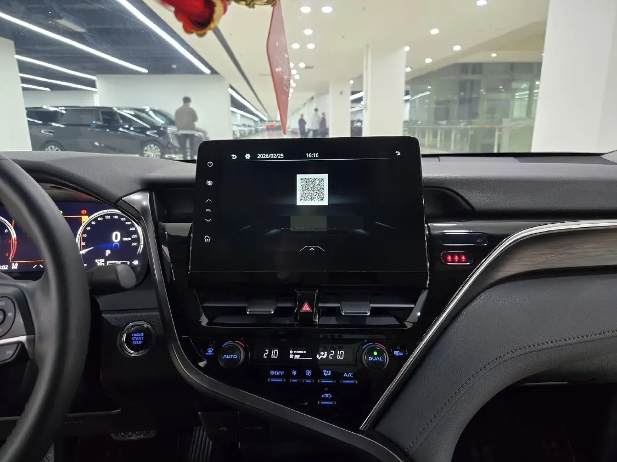 2021 Toyota Camry 2.5L 209HP L4 8AT,autocango,china used car exporter,china ev exporter,chinese used car exporter,chinese used ev exporter