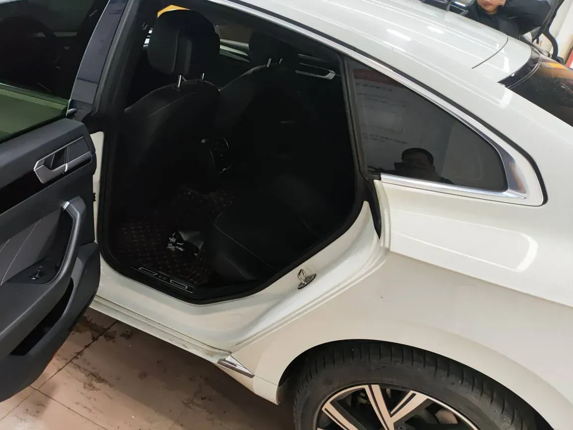 2021 Volkswagen CC 2.0T 186HP L4 7DCT,autocango,china used car exporter,china ev exporter,chinese used car exporter,chinese used ev exporter