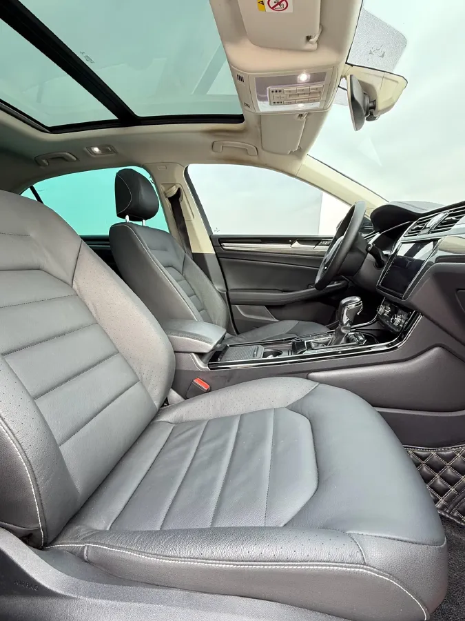 2019 Volkswagen Phideon 2.0T 224HP L4 7DCT,autocango,china used car exporter,china ev exporter,chinese used car exporter,chinese used ev exporter