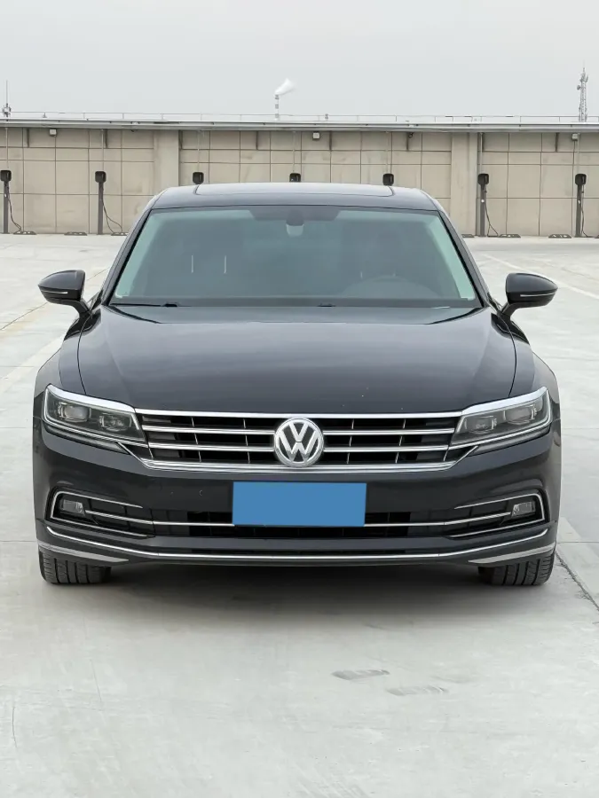 2019 Volkswagen Phideon 2.0T 224HP L4 7DCT,autocango,china used car exporter,china ev exporter,chinese used car exporter,chinese used ev exporter