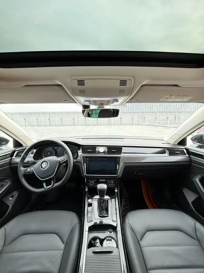 2019 Volkswagen Phideon 2.0T 224HP L4 7DCT,autocango,china used car exporter,china ev exporter,chinese used car exporter,chinese used ev exporter