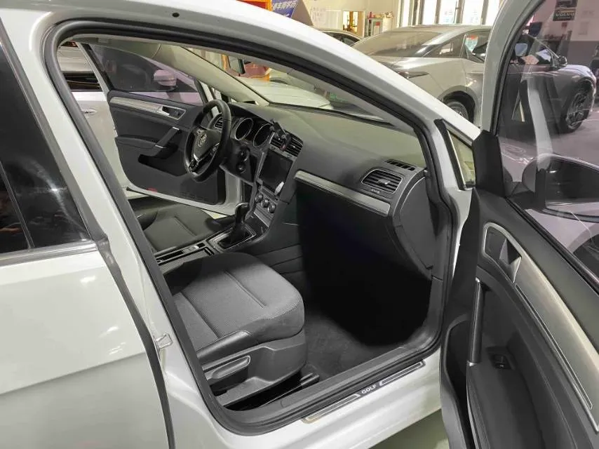 2018 Volkswagen Golf 1.6L 110HP L4 6AT,autocango,china used car exporter,china ev exporter,chinese used car exporter,chinese used ev exporter