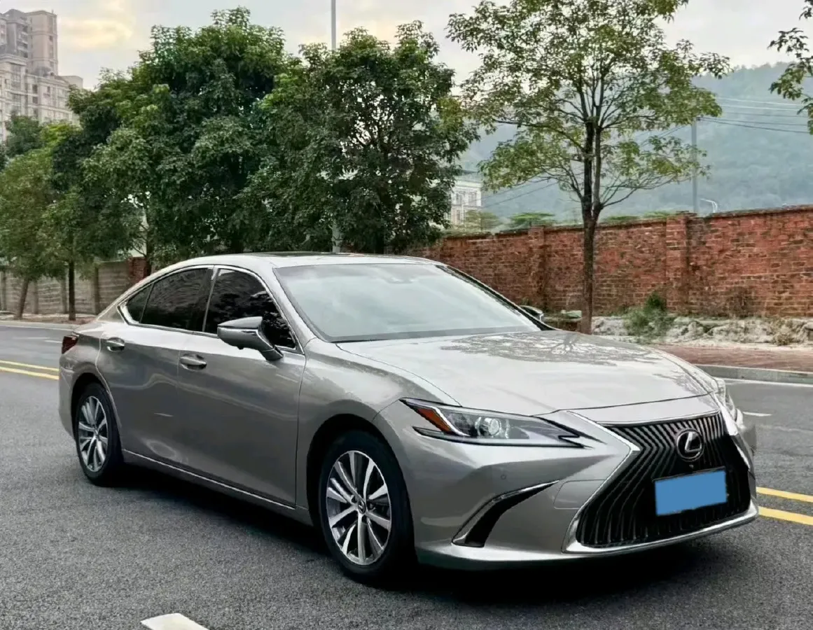 2018 Lexus ES 2.0L 167HP L4 6AT,autocango,china used car exporter,china ev exporter,chinese used car exporter,chinese used ev exporter