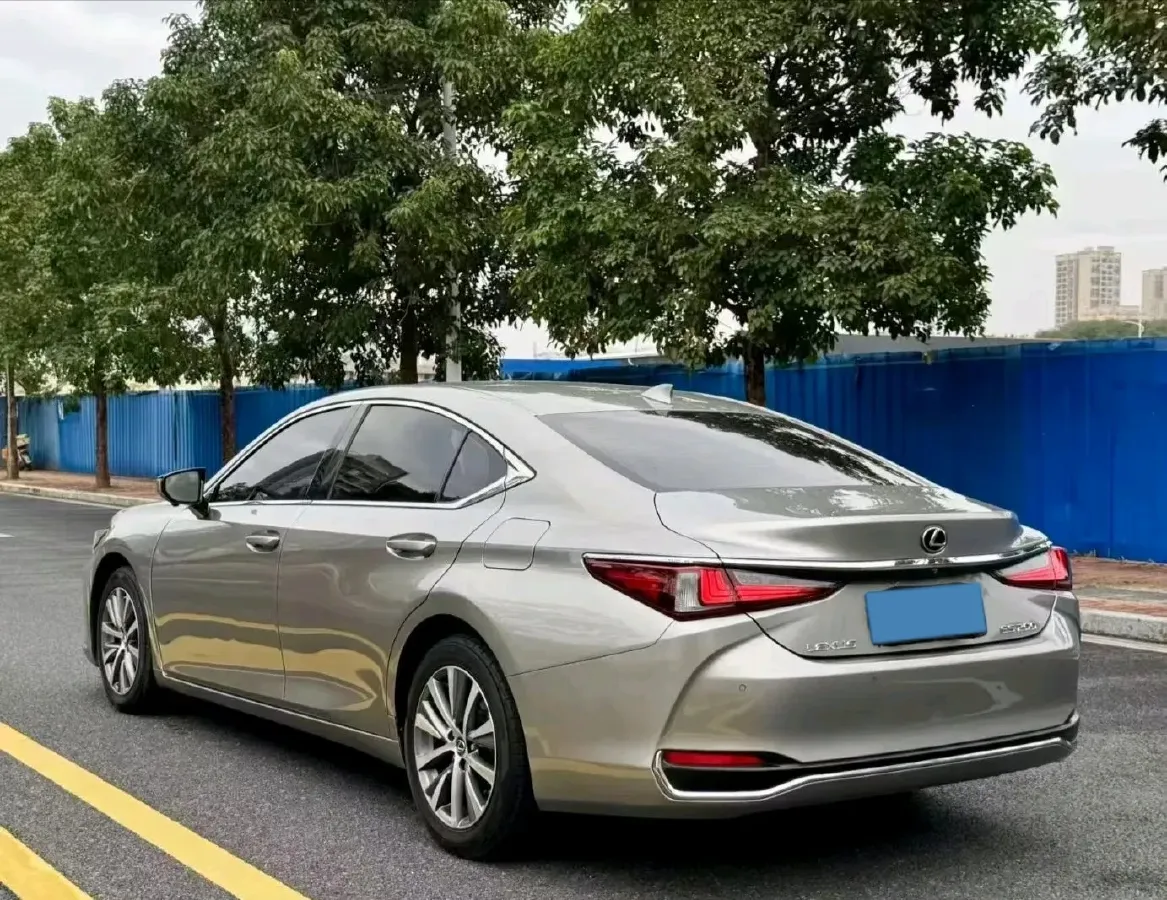 2018 Lexus ES 2.0L 167HP L4 6AT,autocango,china used car exporter,china ev exporter,chinese used car exporter,chinese used ev exporter