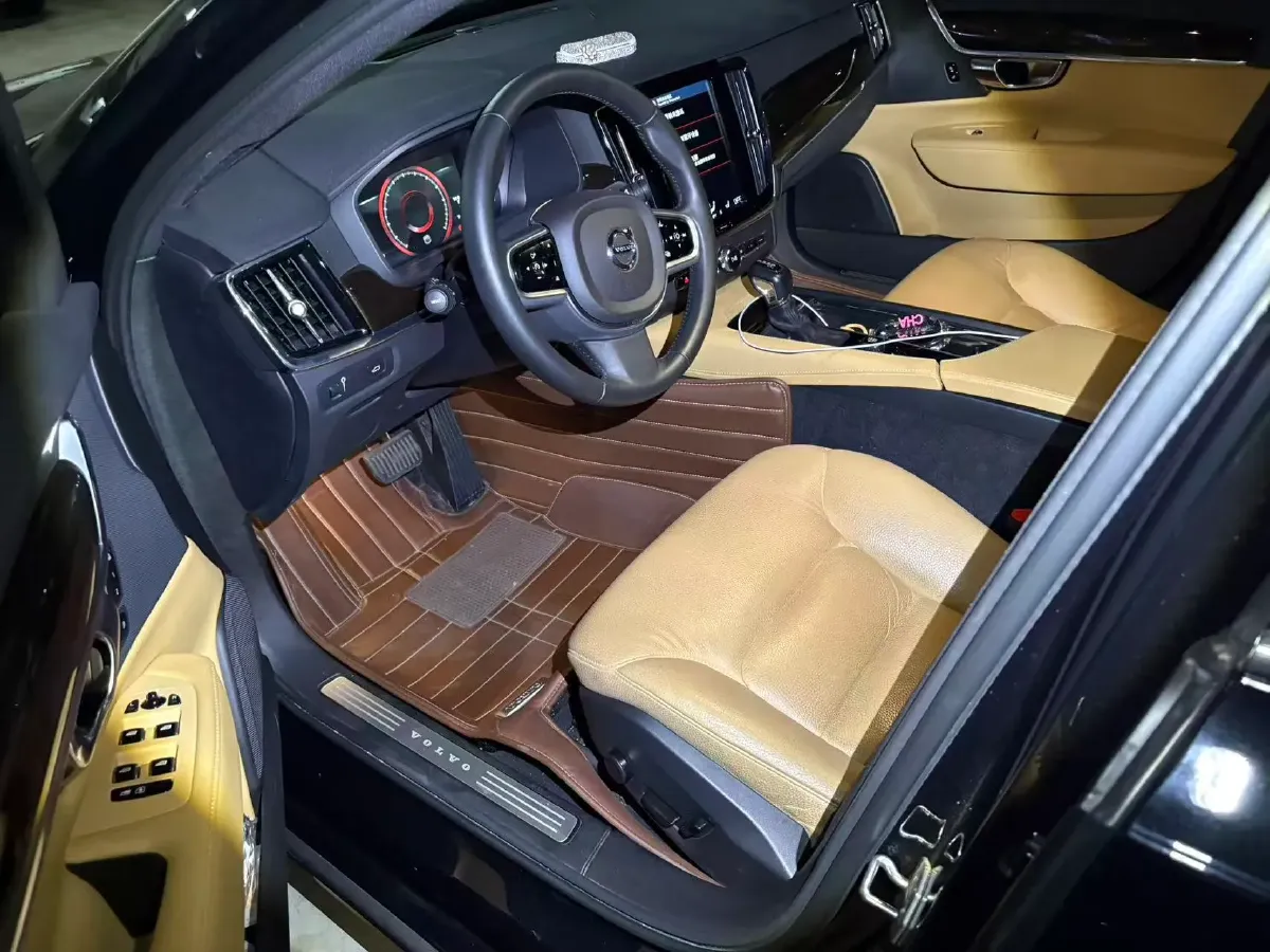 2018 Volvo S90 2.0T 190HP L4 8AT,autocango,china used car exporter,china ev exporter,chinese used car exporter,chinese used ev exporter