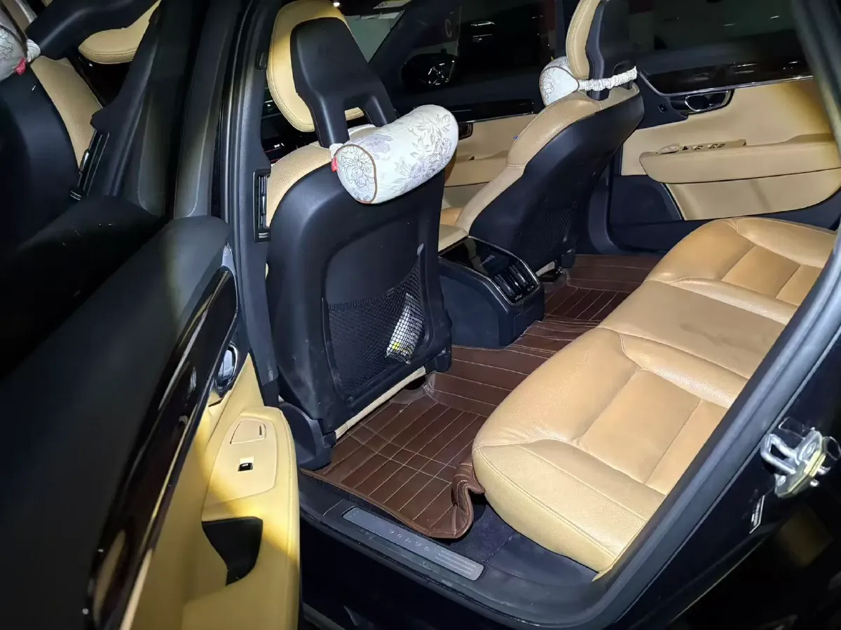 2018 Volvo S90 2.0T 190HP L4 8AT,autocango,china used car exporter,china ev exporter,chinese used car exporter,chinese used ev exporter