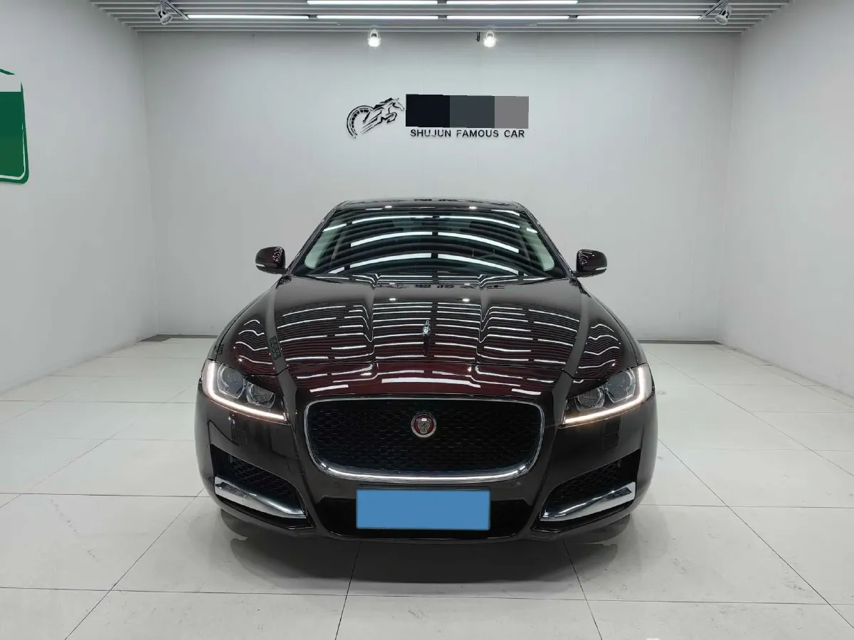2020 Jaguar XFL 2.0T 200HP L4 8AT,autocango,china used car exporter,china ev exporter,chinese used car exporter,chinese used ev exporter