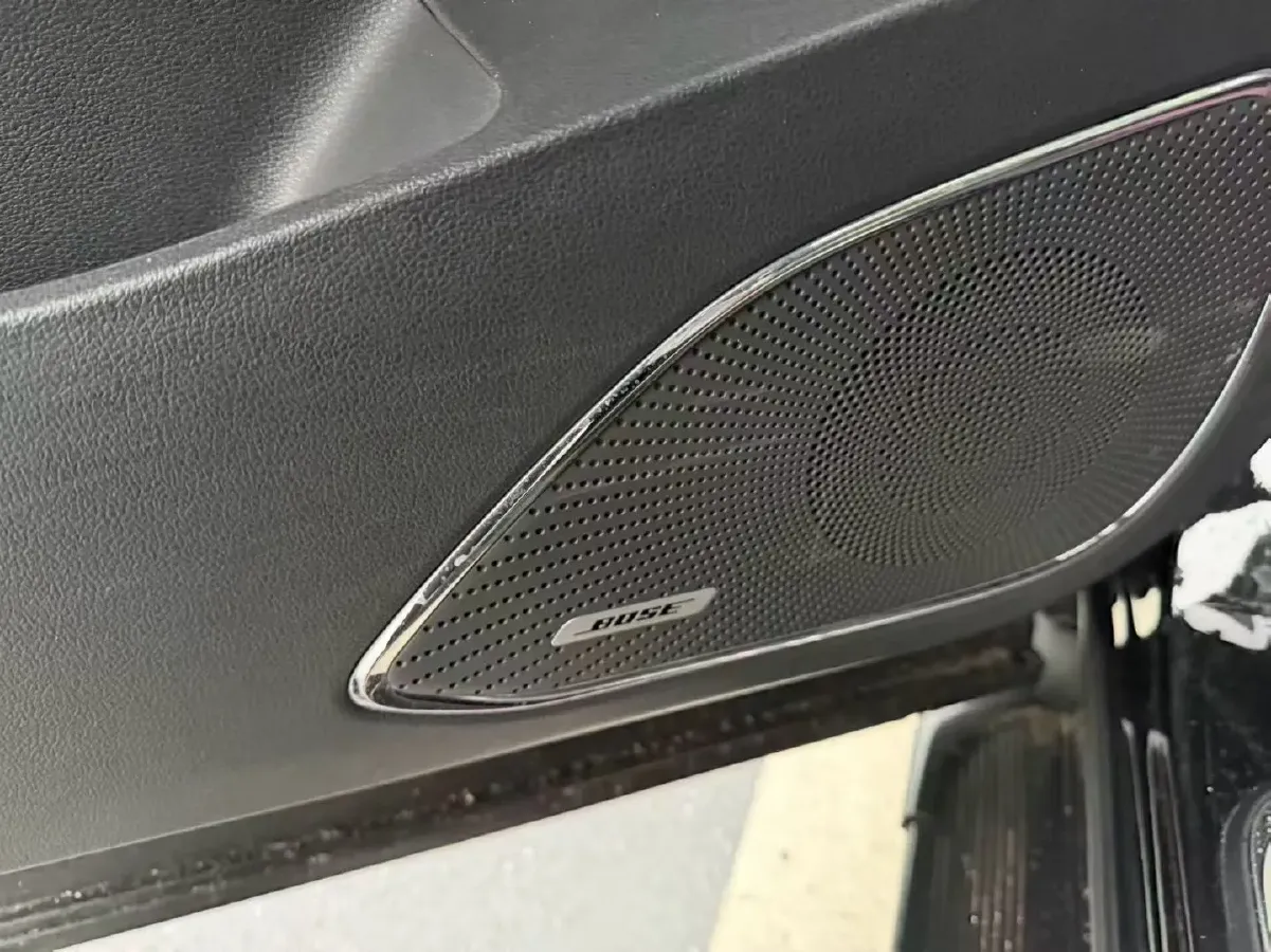 2022 HongQi HS5 2.0T 224HP L4 6AT,autocango,china used car exporter,china ev exporter,chinese used car exporter,chinese used ev exporter